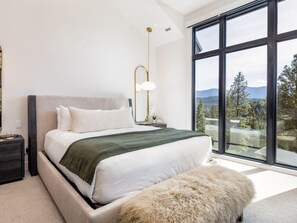 5 bedrooms, Internet, bed sheets