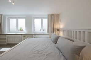 2 bedrooms, in-room safe, iron/ironing board, WiFi
