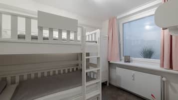 2 Schlafzimmer, Zimmersafe, Bügeleisen/Bügelbrett, WLAN