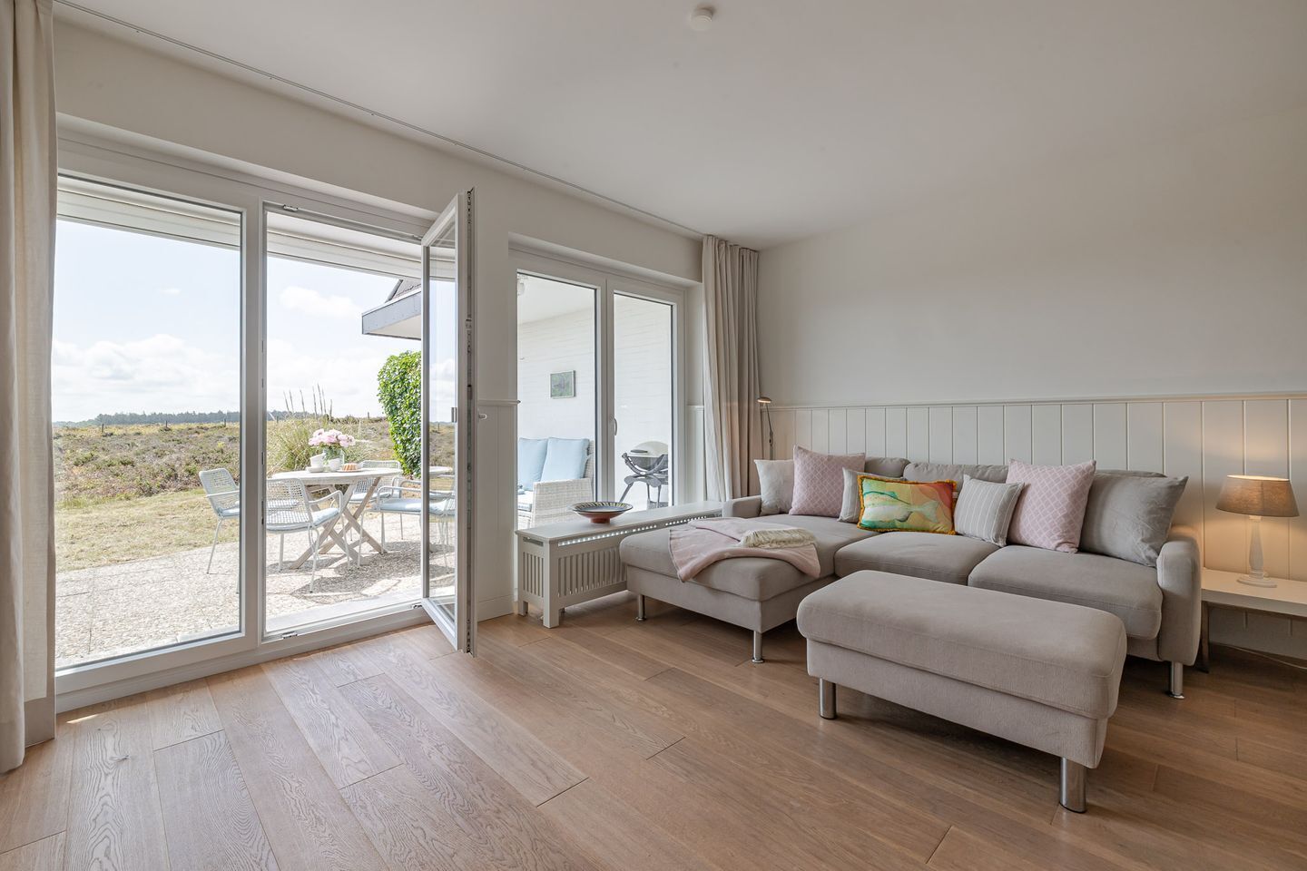 テ レビ、暖炉、ステレオ