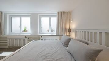 2 Schlafzimmer, Zimmersafe, Bügeleisen/Bügelbrett, WLAN