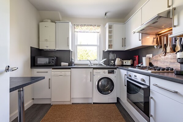 Fridge, microwave, oven, dishwasher