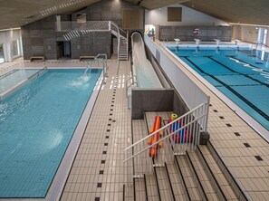 Hus | Basseng | Innendørsbasseng og utendørsbasseng