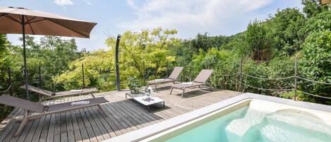 مغطس سبا خارجي