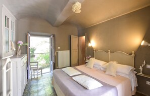 Fer et planche à repasser, lit parapluie, Wi-Fi gratuit