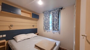 3 bedrooms, WiFi - MobileHome VERONA, air-conditioned, TV, WIFI, 15 min from Europa-Park! (Boofzheim)
