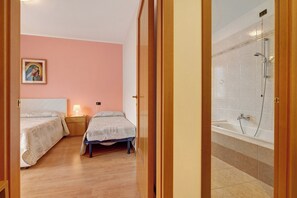 1 bedroom, bed sheets