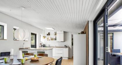 "Anabel" - 600m from the sea by Interhome