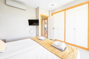 2 chambres, fer et planche à repasser, accès Internet