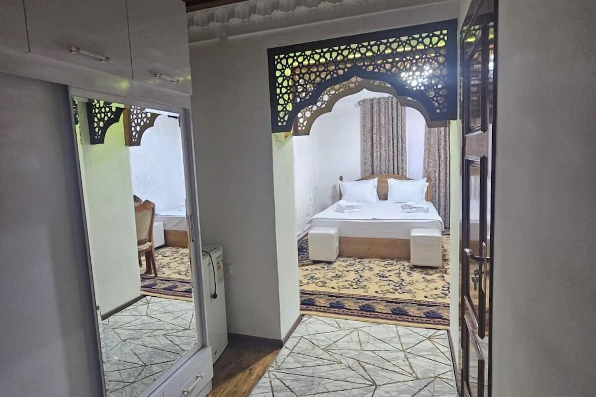 Deluxe Room, Patio, City View