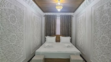 Egyptian cotton sheets, premium bedding, in-room safe, desk
