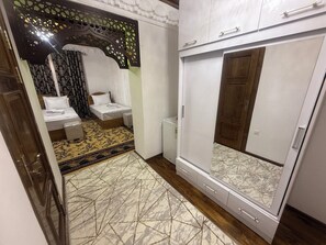 Deluxe Room, Patio, City View