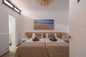 3 bedrooms, iron/ironing board, Internet