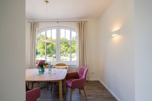 Dining - Villa Hubertus 03 - comfortable domicile close to the beach (Zempin)