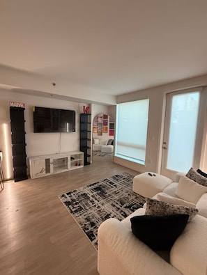 Smart-TV, Kamin