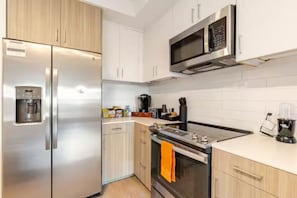 Micro-ondas, fogão, cooktop, lava-louças