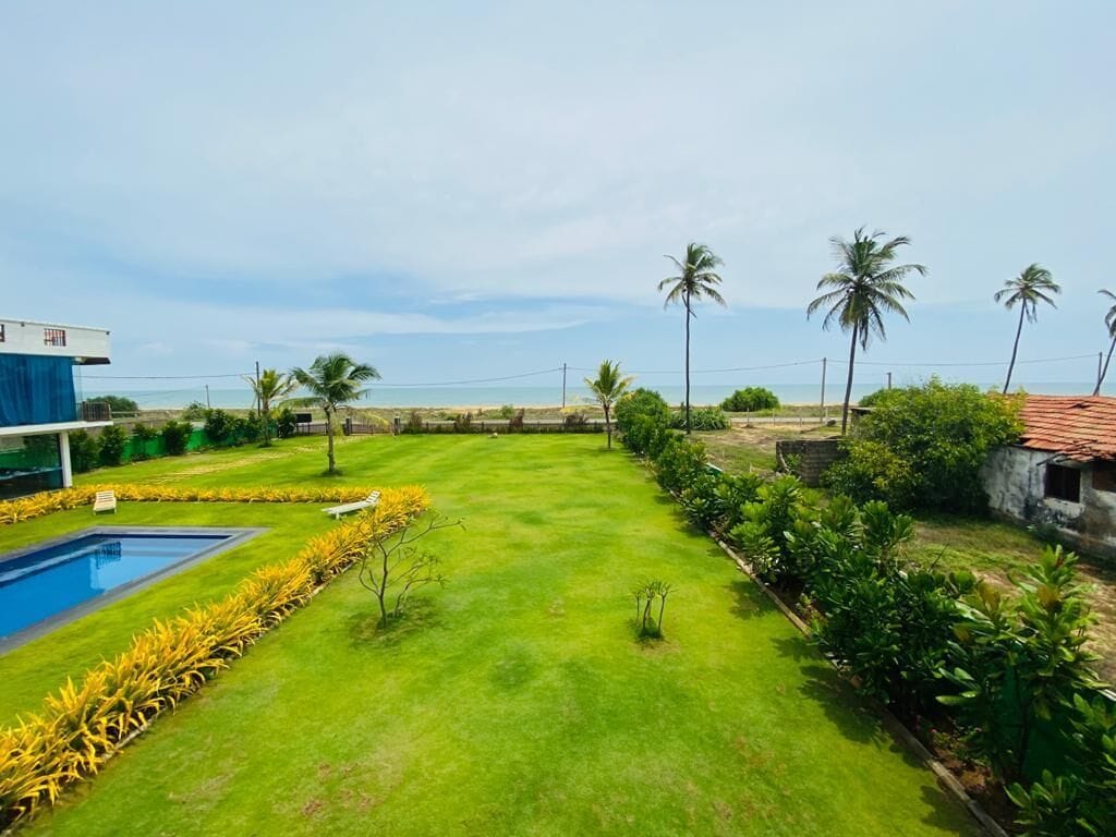 Familien-Vierbettzimmer, Balkon, Meerblick | Strand-/Meerblick