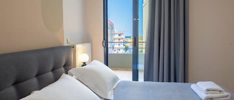 คอมฟอร์ทอพาร์ทเมนท์, วิวเมือง | ผ้าม่านกันแสง, ห้องเก็บเสียง, เตารีด/โต๊ะรีดผ้า, Wi-Fi ฟรี