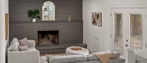 Smart TV, fireplace, ping pong