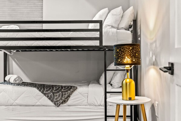 5 bedrooms, desk, iron/ironing board, travel crib