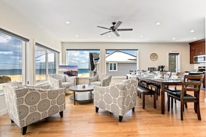 House, Multiple Beds, Patio, Ocean View (Ocean Sunrise) | Dining