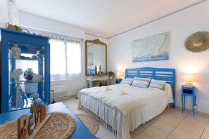 2 bedrooms, iron/ironing board, travel crib, free WiFi