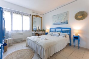 2 bedrooms, iron/ironing board, free WiFi