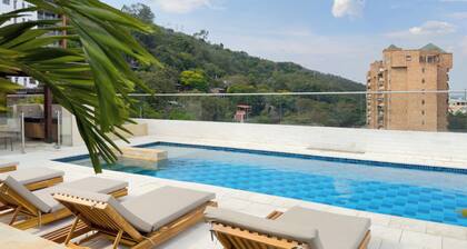 Modern, Bright, Quiet Apartment in Granada: A/C, Pool, Desk & Balcony