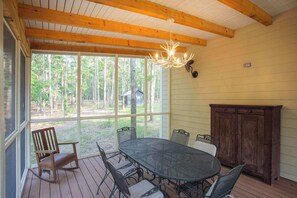 Dining - The Roost at Buckhorn Hollow (McEwen)