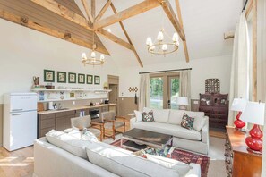 Offices - The Roost at Buckhorn Hollow (McEwen)