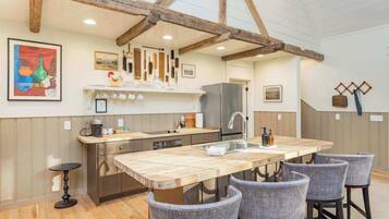 Kühlschrank, Ofen, Herdplatte, Geschirrspüler