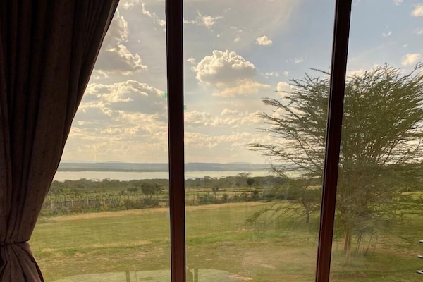 In-room safe, blackout curtains, free WiFi