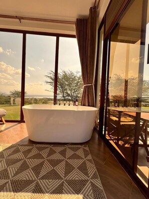 Habitació doble Deluxe, balcó, vistes al jardí | Vista del llac