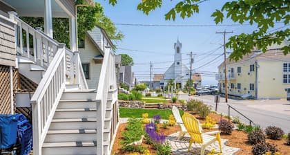 Steps to Beach & Downtown OGT - Screened in Porch