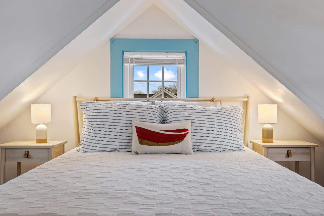 House, Multiple Beds, Patio, Garden View (Sandpiper - House & Cottage) | 7 bedrooms, individually decorated, individually furnished, bed sheets