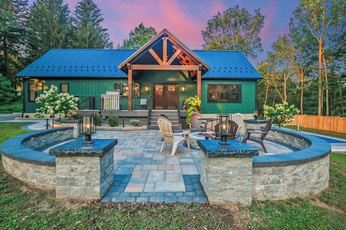 2 Miles from Blue Mountain Ski Resort & 2 Hours from New York City, Philadelphia & Lancaster with luxurious beds, pickleball, hot tub, fireplace, pool table & more