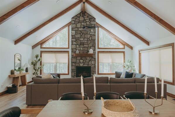 Téléviseur connecté, foyer