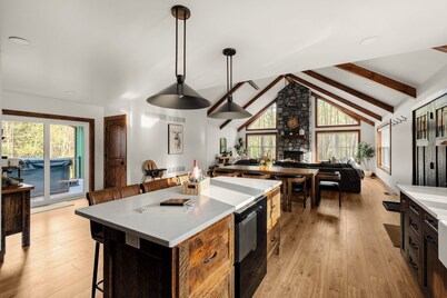 2 Miles from Blue Mountain Ski Resort & 2 Hours from New York City, Philadelphia & Lancaster with luxurious beds, pickleball, hot tub, fireplace, pool table & more