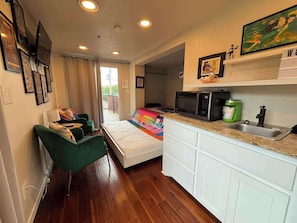 4 bedrooms, free WiFi, bed sheets