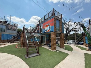 Exterior - F2 Rooftop View @InnHabit—Family & Couples Slp 8 (Medicine Park)