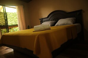 3 bedrooms, iron/ironing board, Internet, bed sheets