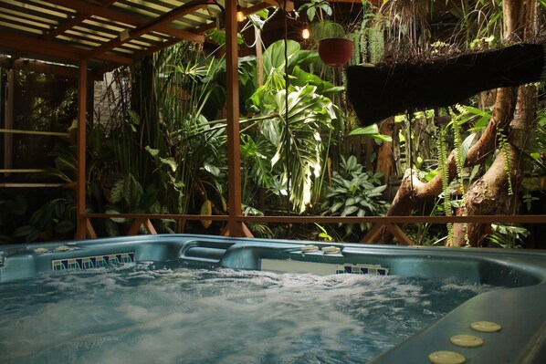 Baignoire à remous extérieure