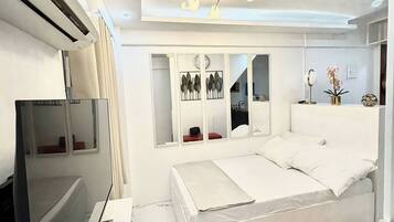 1 bedroom, iron/ironing board, internet, bed sheets