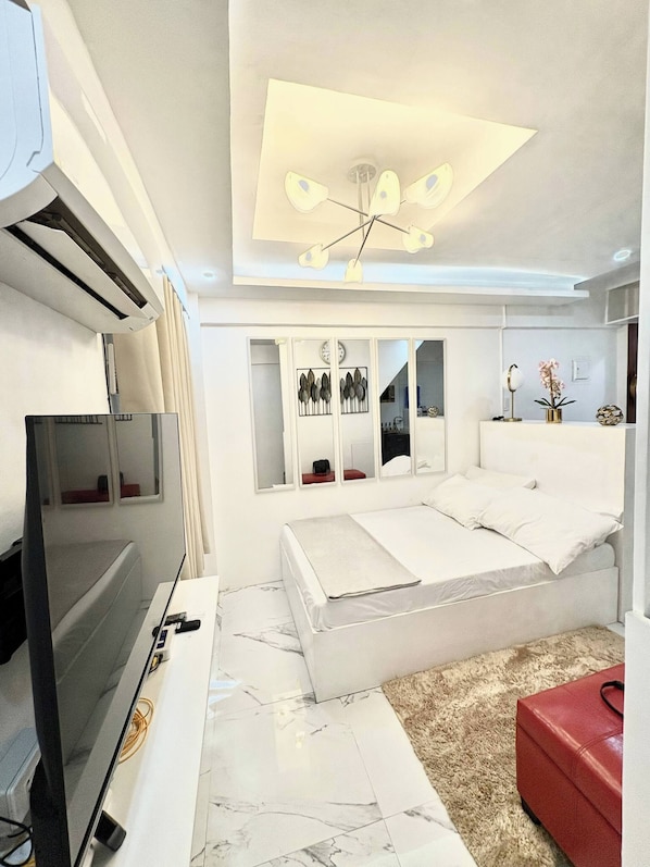 1 bedroom, iron/ironing board, Internet, bed sheets