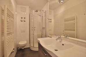 Shower, hair dryer - Residence Weedkroog 13, Apartment 8 Fleck (Timmendorfer Strand)