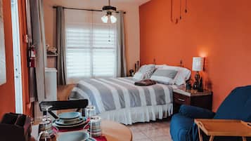 2 habitaciones, tabla de planchar con plancha y acceso a internet