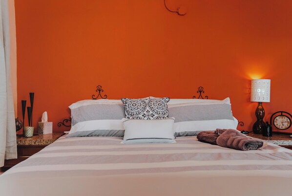 2 habitaciones, tabla de planchar con plancha, internet y ropa de cama 