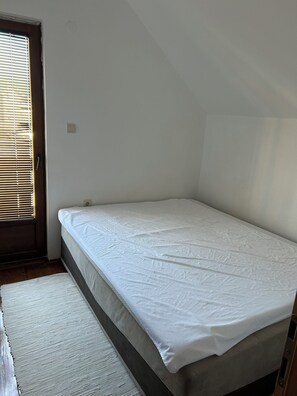 2 quartos, ferros/tábuas de passar roupa, Wi-Fi, roupa de cama