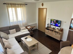 Smart TV y chimenea