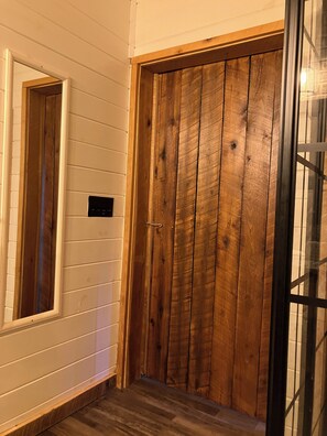 Interior - Charming Llama villa at a Llama Farm with beautiful Mountain Views and Sun views (Chuckey)